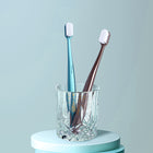 Labai minkštas dantų šepetėlis su 10000 šerelių